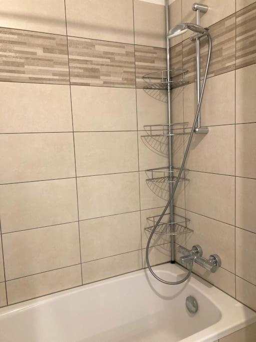 Appartement 87 M2 - 3 Chambres - 6 Personnes - Proche Paris - Parking Gratuit Asnières Kültér fotó